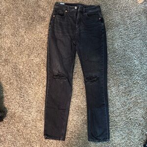 American Eagle ‘Mom Jean’